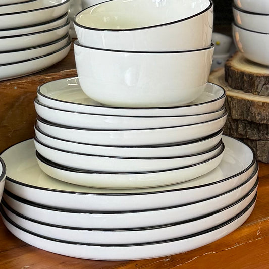 White Dinner Plate Black Rim
