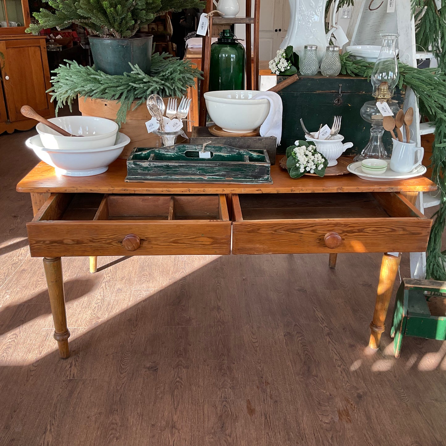 Dining Table with 2 Drawers
