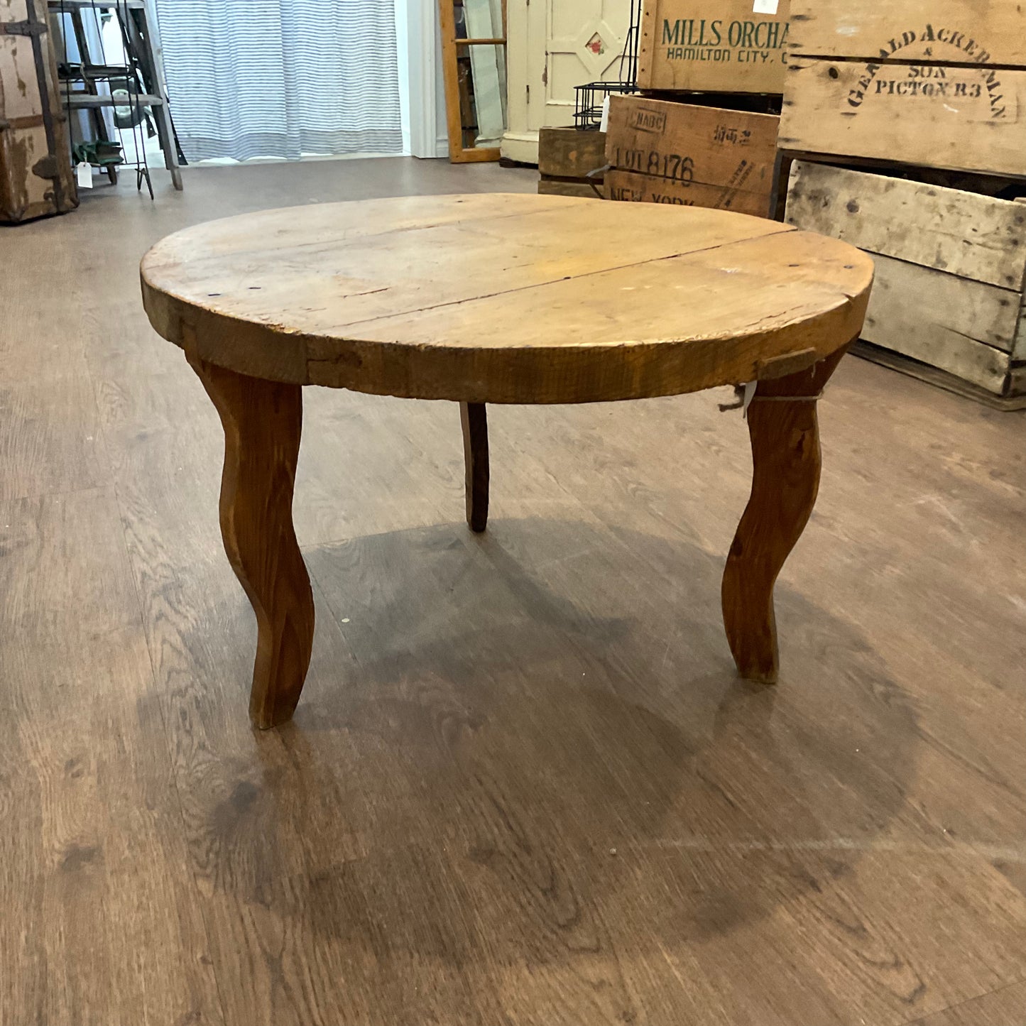 Round Shepherd’s Table