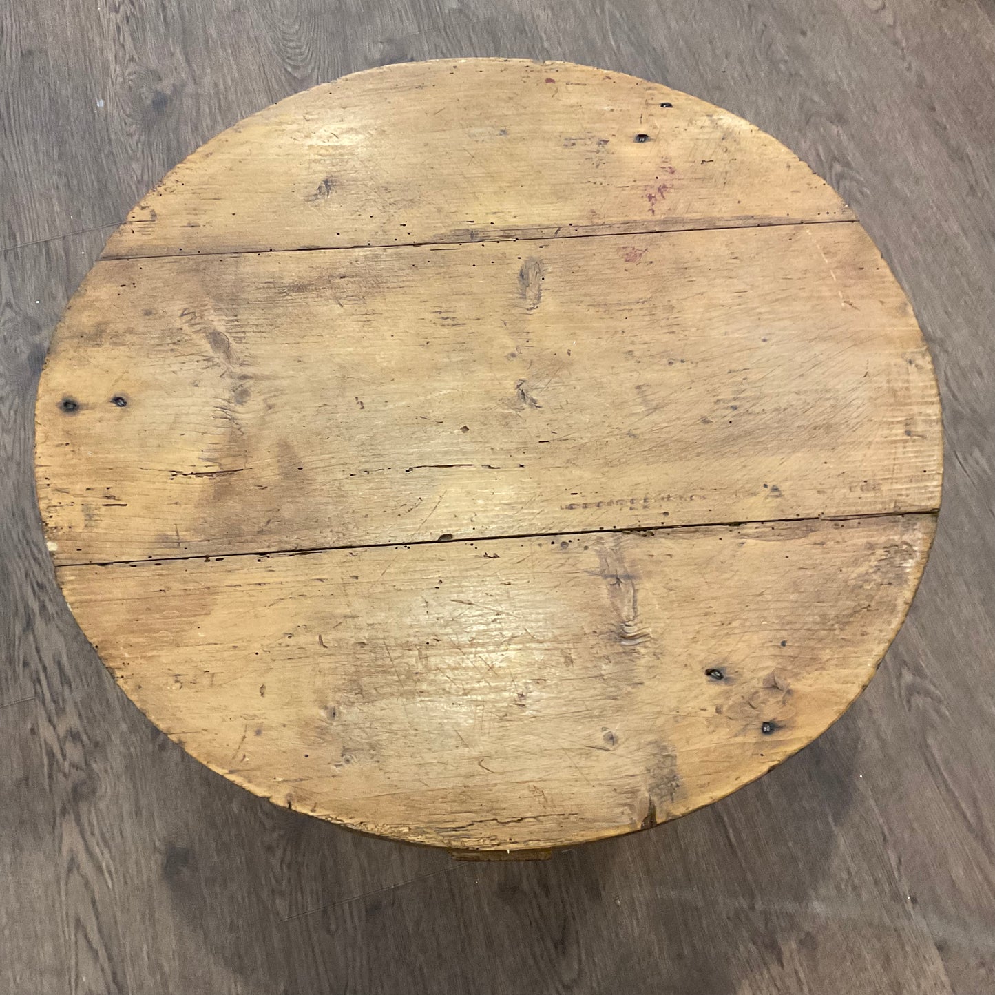 Round Shepherd’s Table