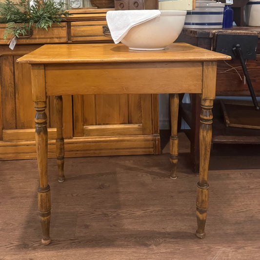 Pine Turned Leg Table