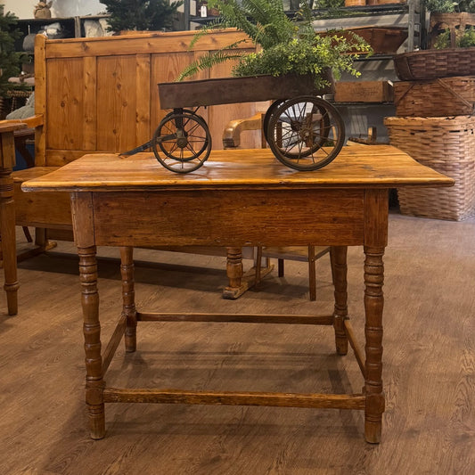 Turned Leg Tavern Table